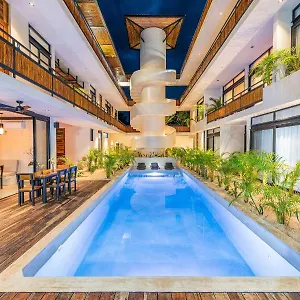 Irie , Tulum Pueblo Mexico